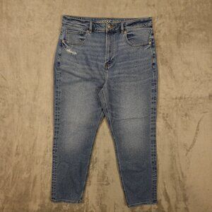 American Eagle Mom Jeans Stretch – Women’s Size 12 Regular Light Wash Blue